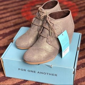 Toms Dusty Gold Star Suede Kala Wedge